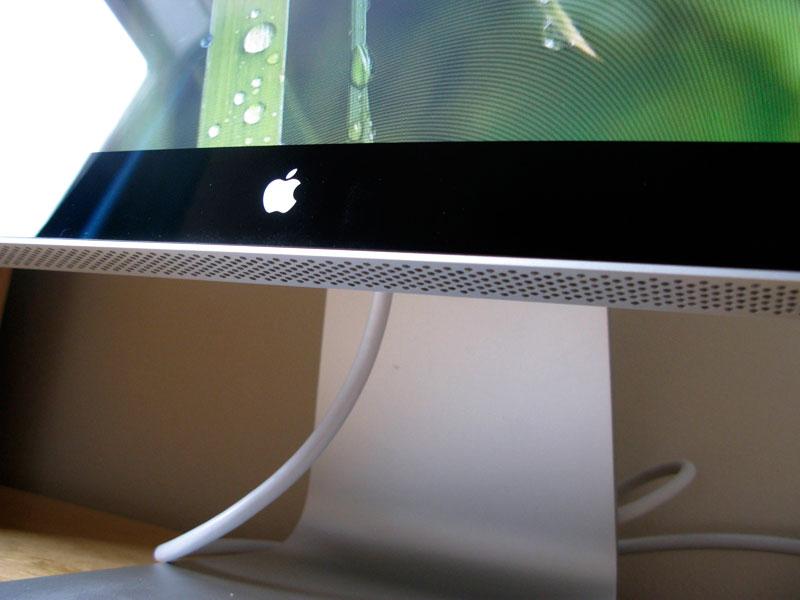 apple cinema display 24 review