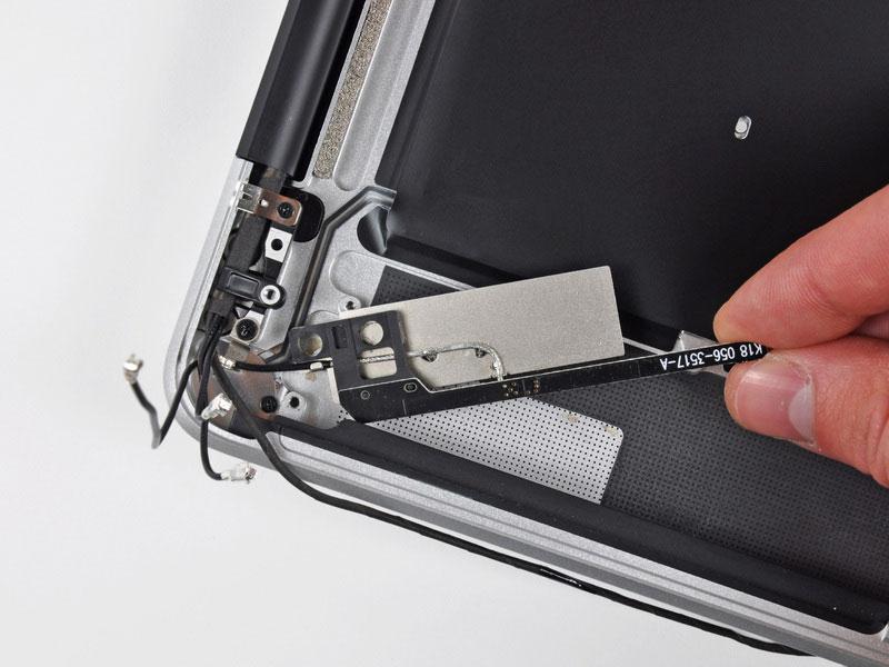 Apple S New Macbook Pro Has Antenna Mounted To Optical Drive Frame Appleinsider