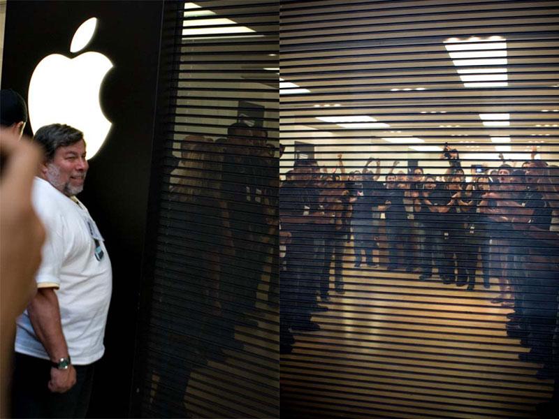 Valley Fair - Apple Store - Apple